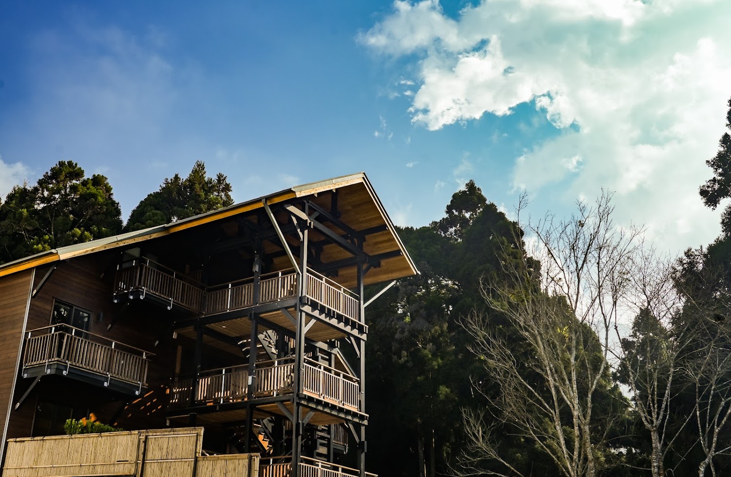 溪山行館外觀與庭園