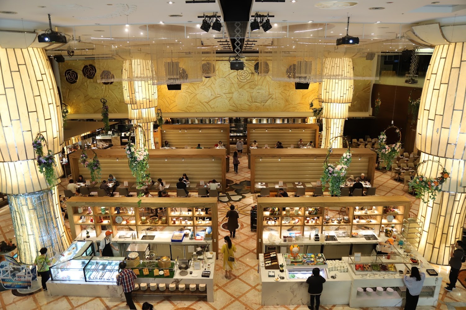 豐 FOOD 海陸百匯 店內用餐環境