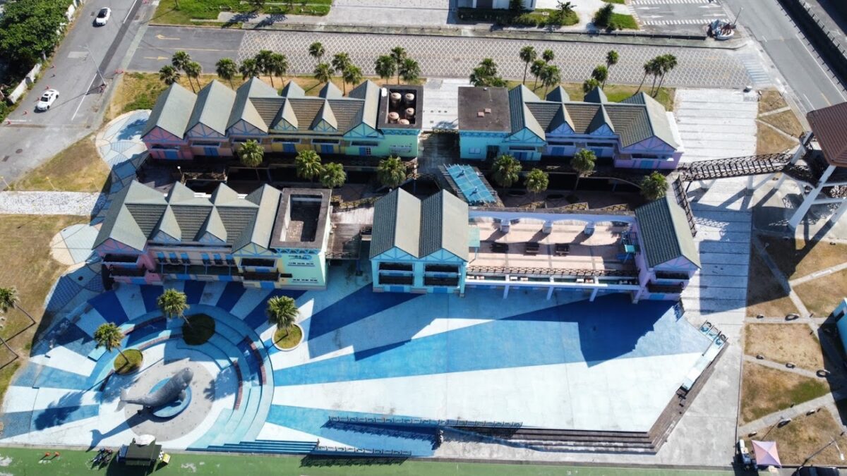 花蓮賞鯨休閒碼頭彩色建築
