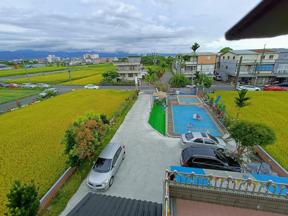 清泉Villa溜滑梯水上樂園戶外泳池