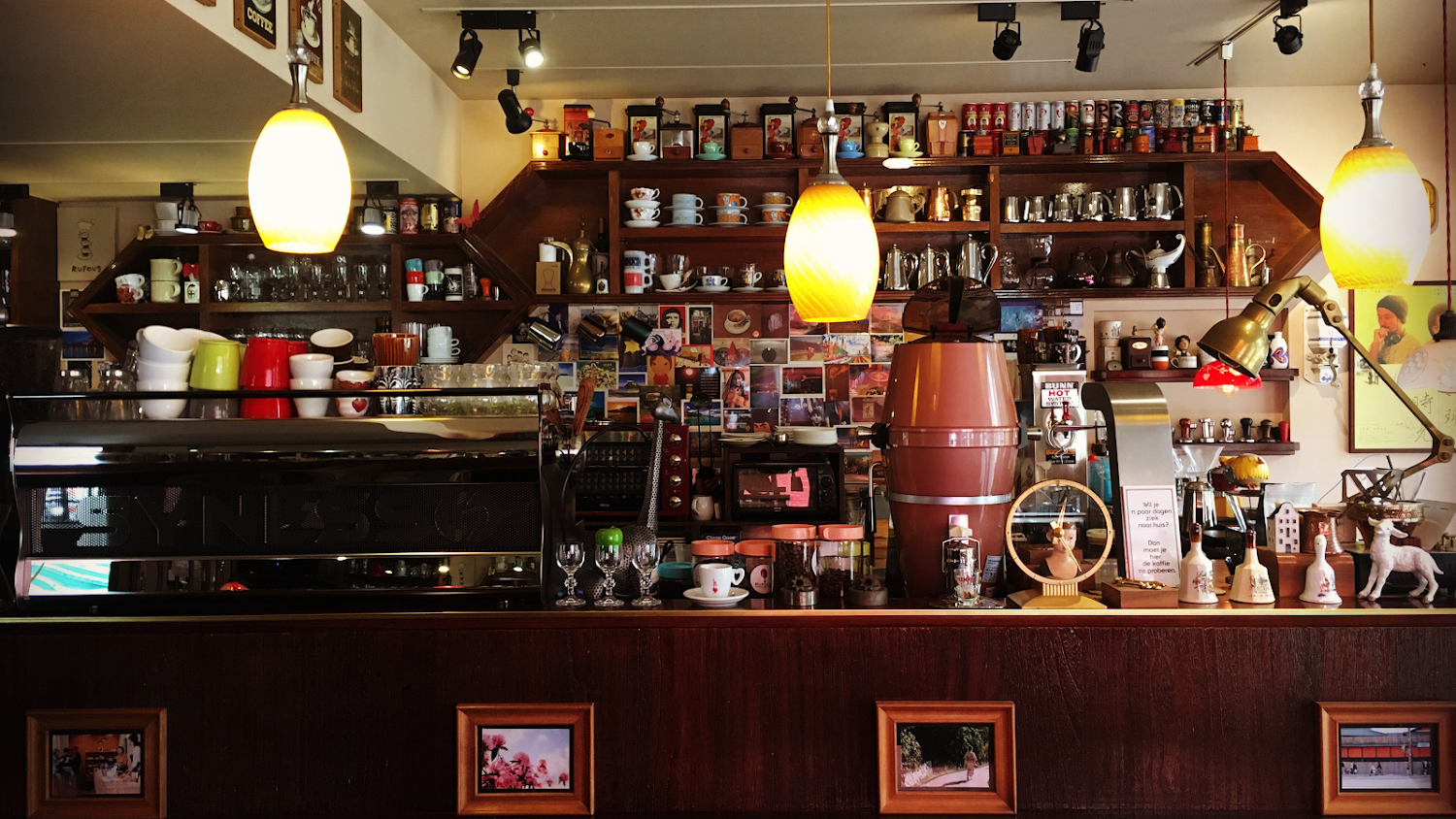 RUFOUS COFFEE ROASTERS 門面與氛圍