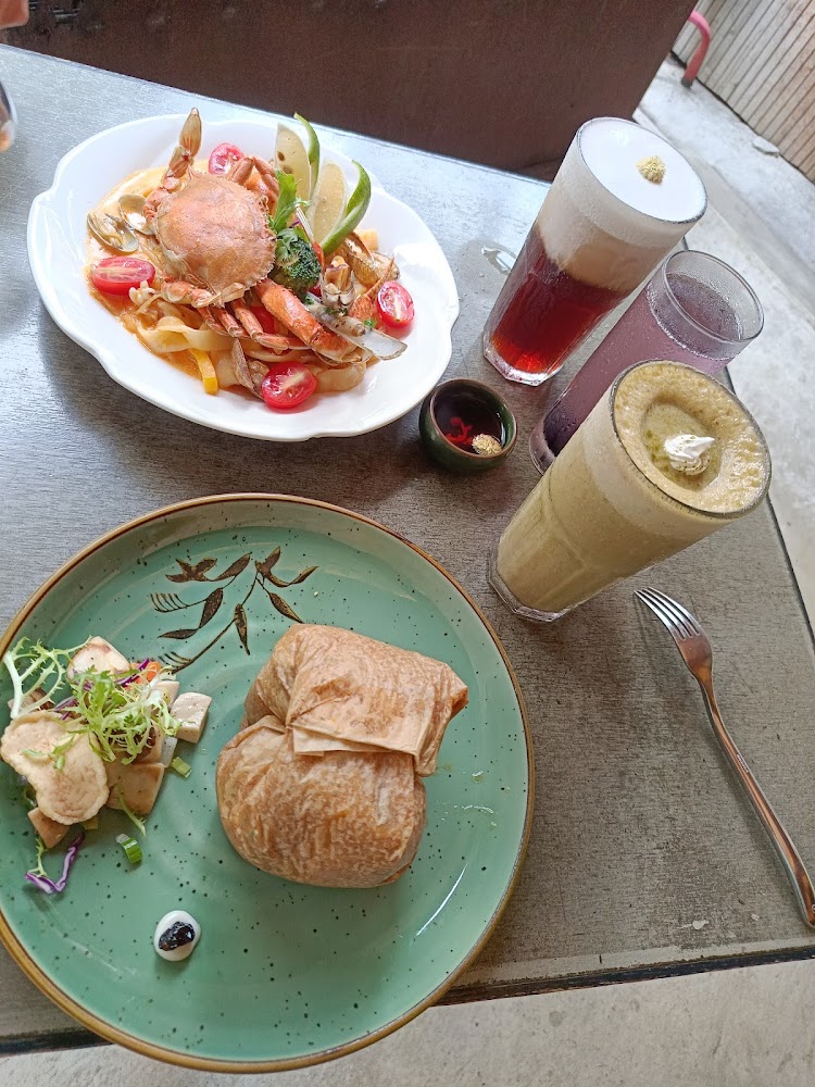 招牌料理：叫化子雞火烤飯