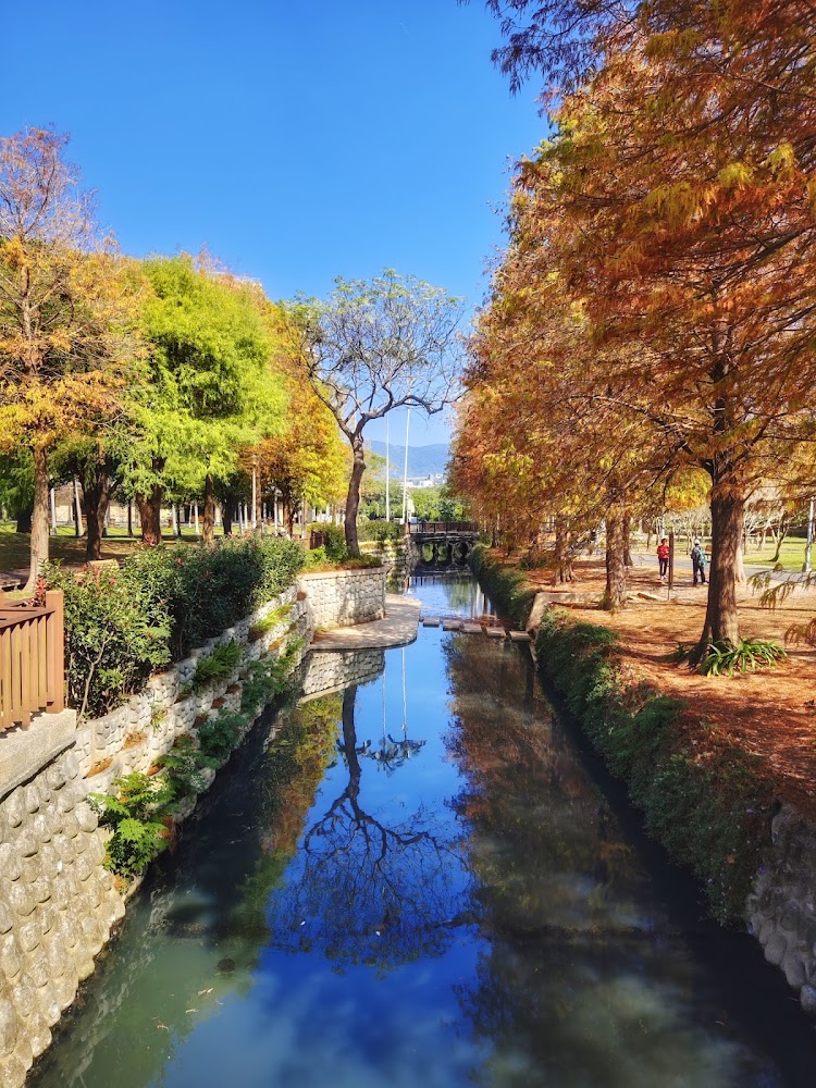 士林官邸公園綠意盎然的入口意象