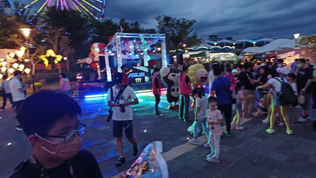 臺北市立兒童新樂園摩天輪與遊樂設施