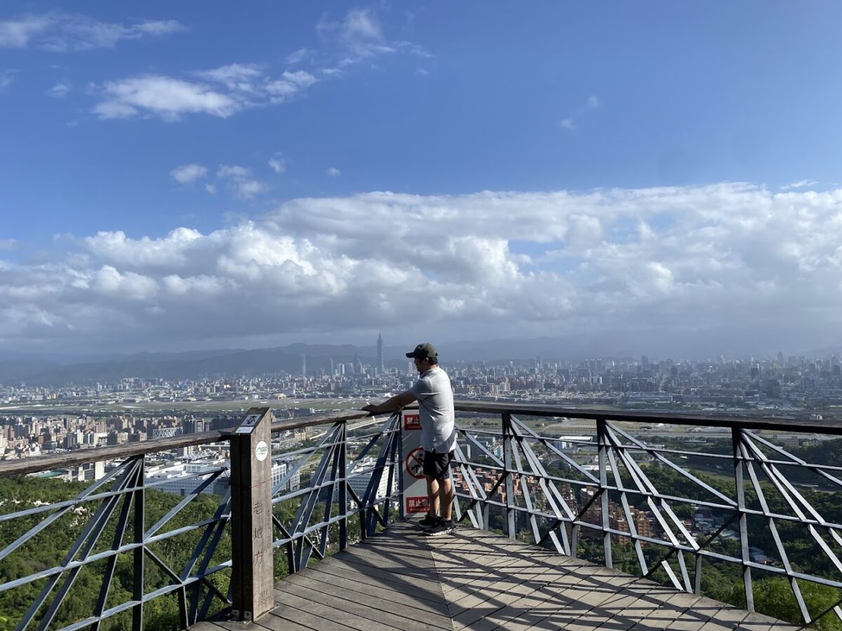 老地方觀機平台俯瞰松山機場