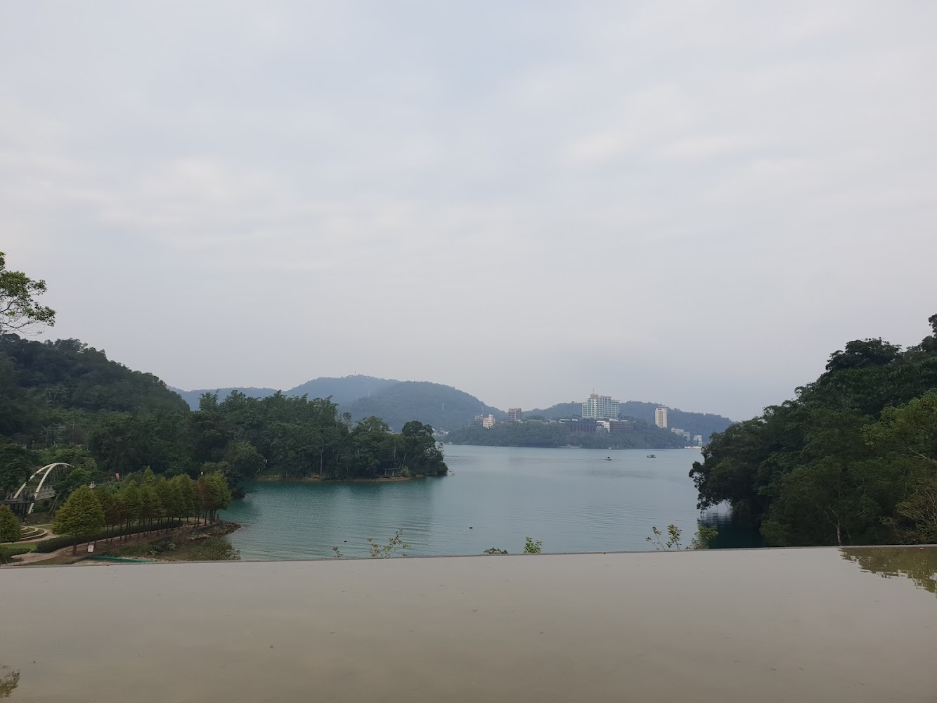 向山遊客中心清水模建築