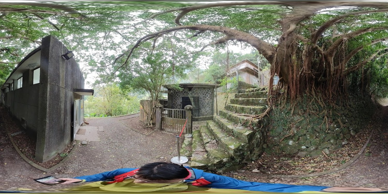 通往藍寶石泉的步道入口周邊