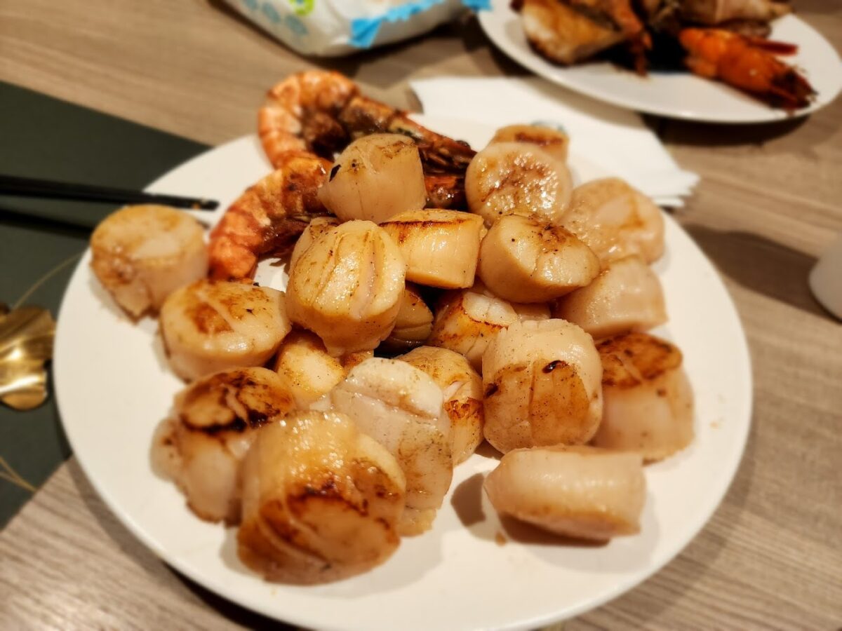 旭集精緻的扇貝與海鮮