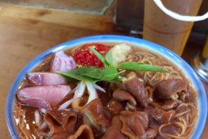 中卷料理｜中卷料理推薦：懷舊中卷麵線【龜山美食】內用免費續麵、料多實在