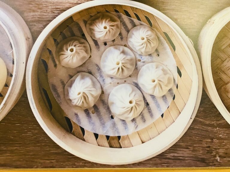 日正豆漿｜日正豆漿【2025台中宵夜推薦】：文青風環境＋爆汁湯包，夜貓子的深夜暖胃首選