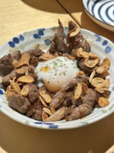 台中必比登｜台中必比登推薦2025｜好菜 Küisine：模範街巷弄隱藏版亞洲料理，必點月見香蘋奶油燒