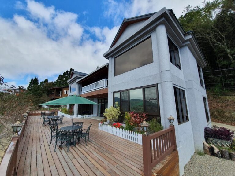 恩愛農場｜恩愛農場 2025 拉拉山賞櫻住宿推薦：木屋與雲海的浪漫邂逅