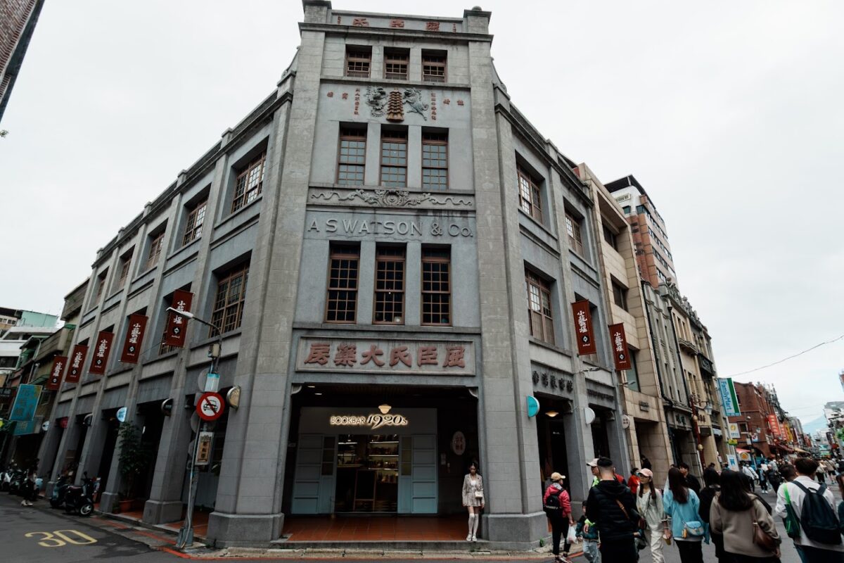 迪化街｜迪化街深度旅遊指南：2025 必訪大稻埕老街建築、文創與在地美食推薦