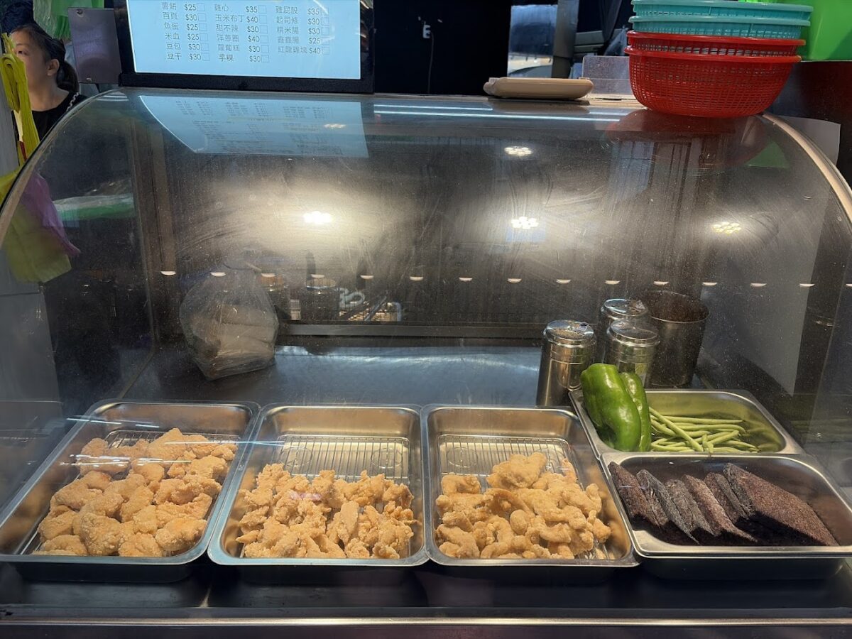 逢甲夜市美食｜逢甲夜市美食 2025 嚴選推薦：這 7 間台中在地名店、必吃小吃你絕不能錯過！