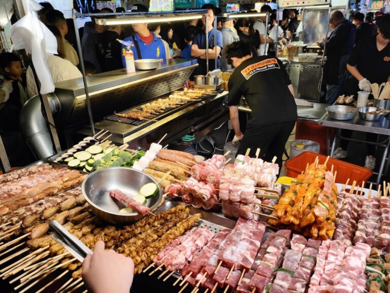 旱溪夜市｜旱溪夜市2025必吃懶人包：營業時間、停車資訊與排隊美食攻略