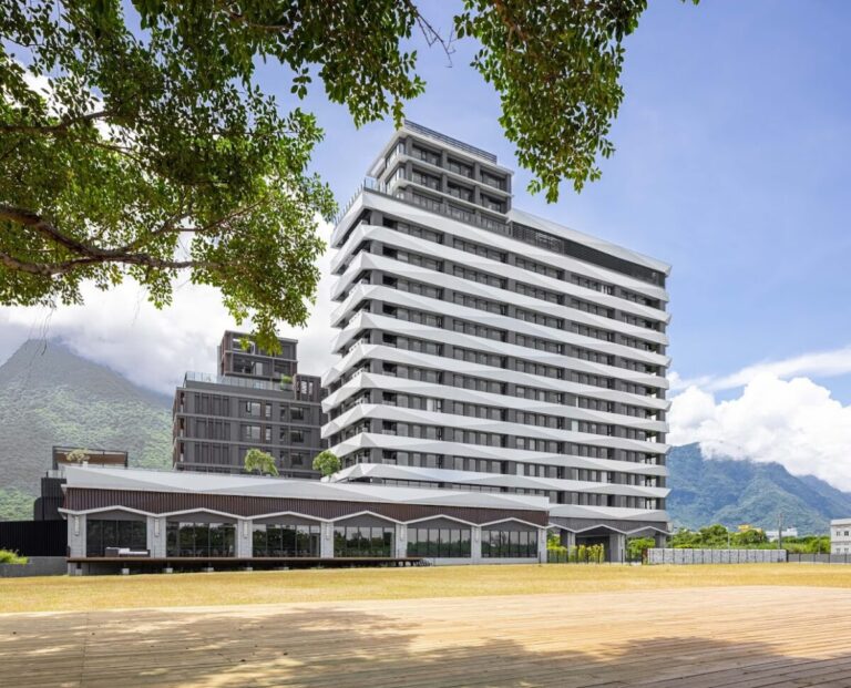 花蓮飯店｜花蓮飯店 2025 住宿懶人包：精選 7 間高評價海景、親子與車站旁飯店推薦