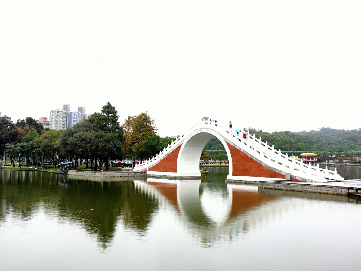 大湖公園｜大湖公園 2025 全攻略：探訪內湖絕美錦帶橋與落羽松親子野餐聖地
