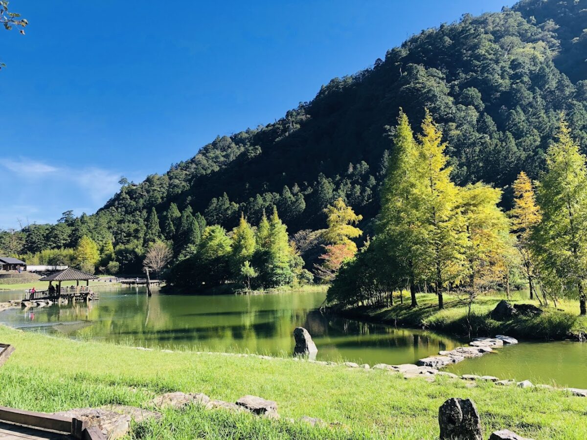 明池湖景