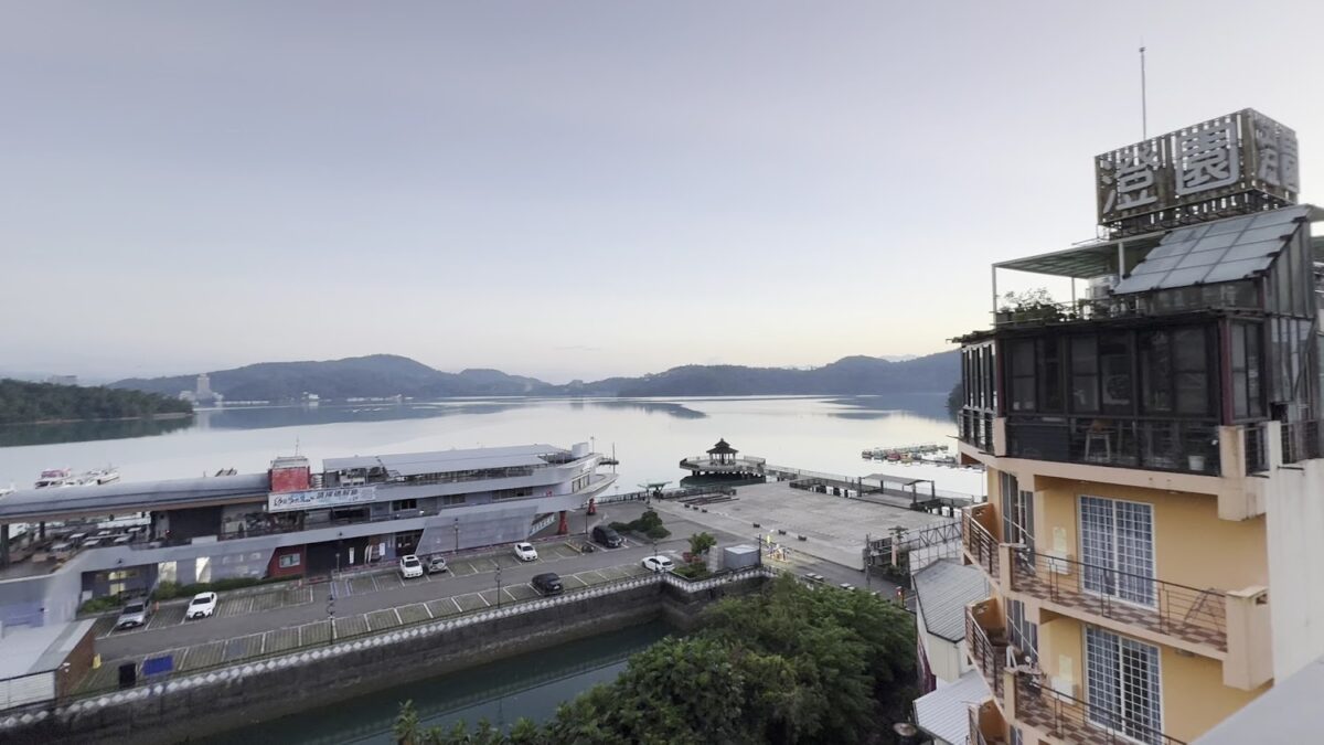 日月潭湖景渡假旅店外觀