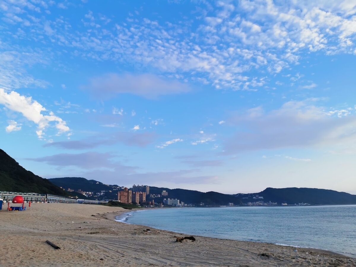 萬里海水浴場清透海水