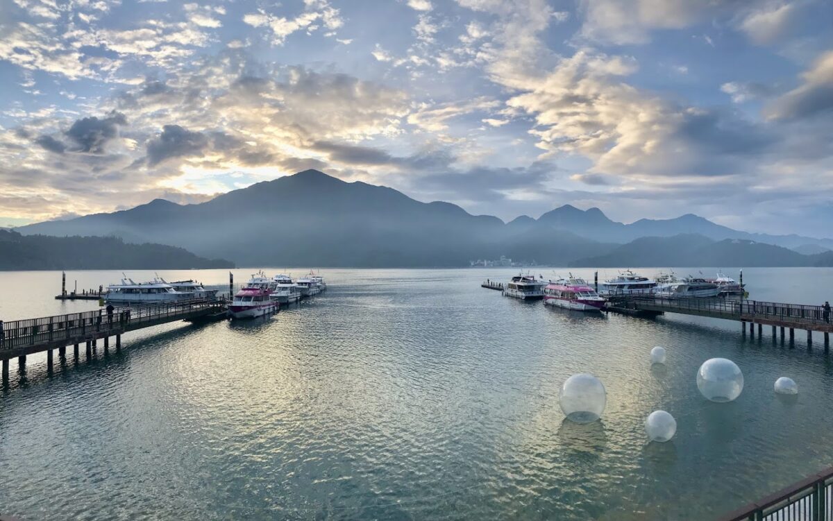 日月潭壯麗湖景