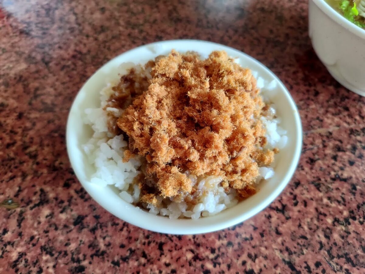 南台灣土魠魚羹麵關廟店餐點
