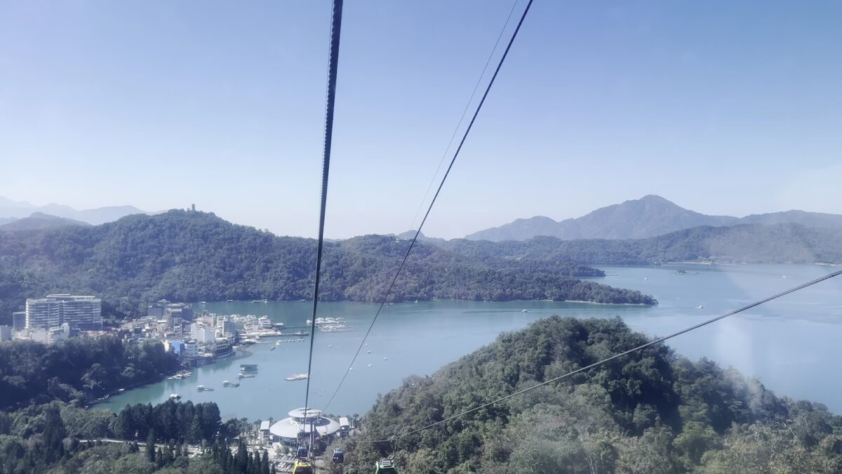 日月潭纜車水晶車廂