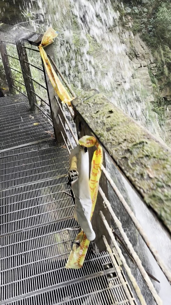 通往龍宮瀑布的蜿蜒步道