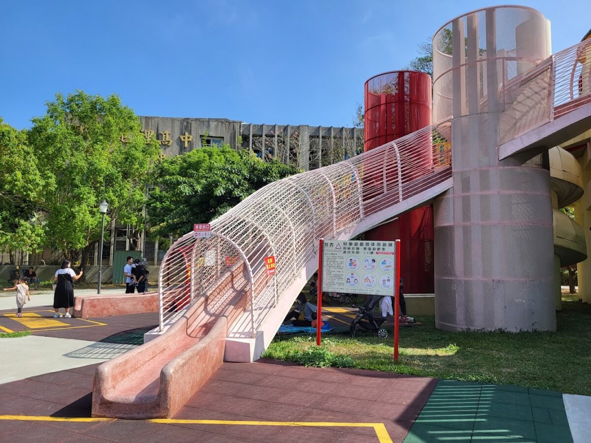 灣麗親子公園全景