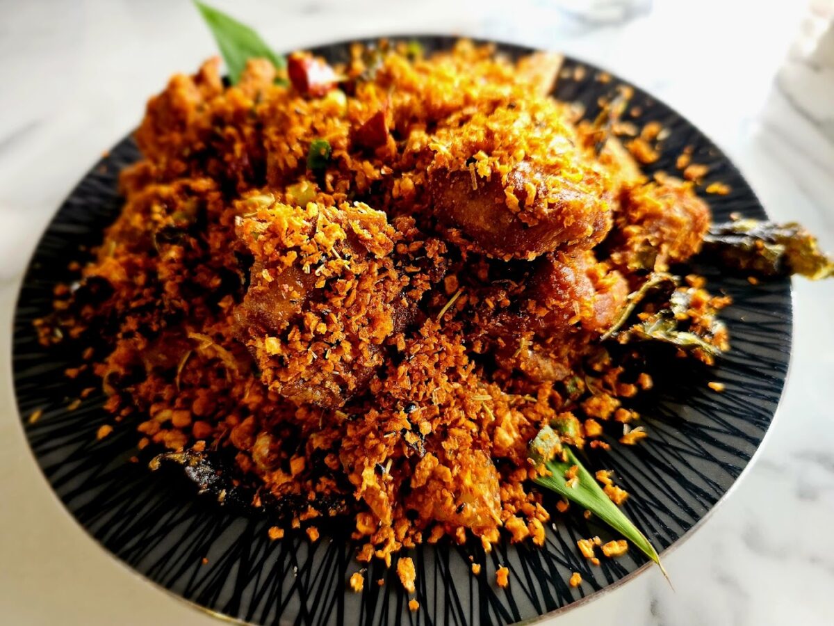 山中茶特色料理避風塘排骨