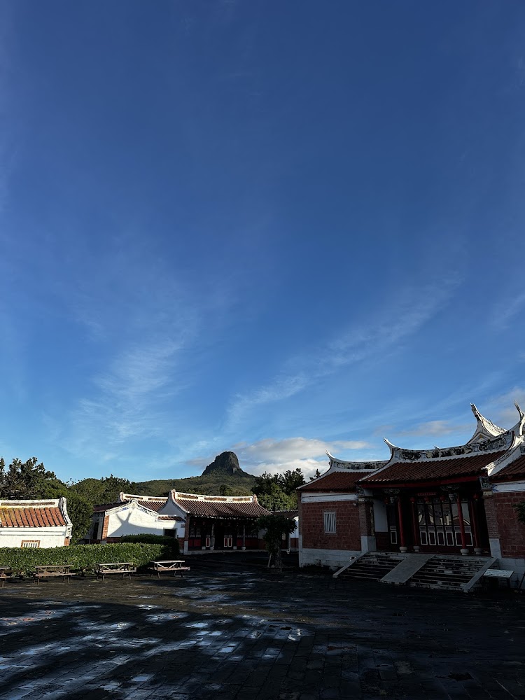 墾丁青年活動中心庭院景色