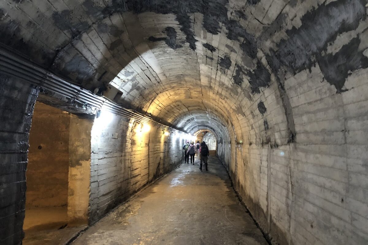 龜山島軍事坑道