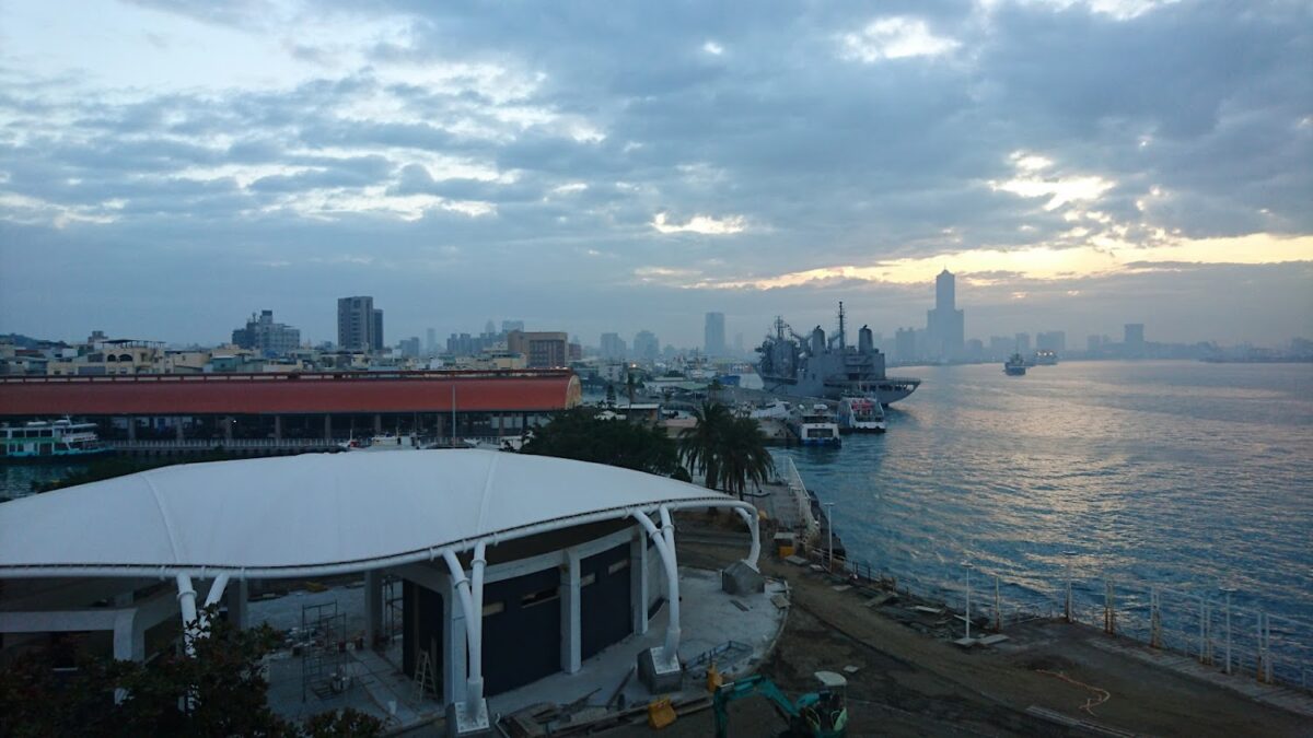 西子灣海景商務飯店露台景色