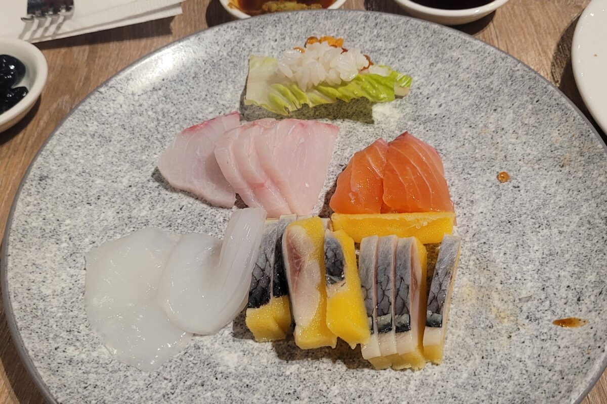 鮭魚生魚片