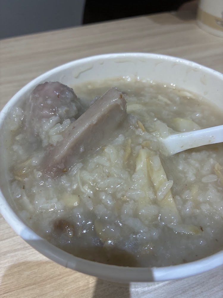 味津鄉關廟魯麵餐點