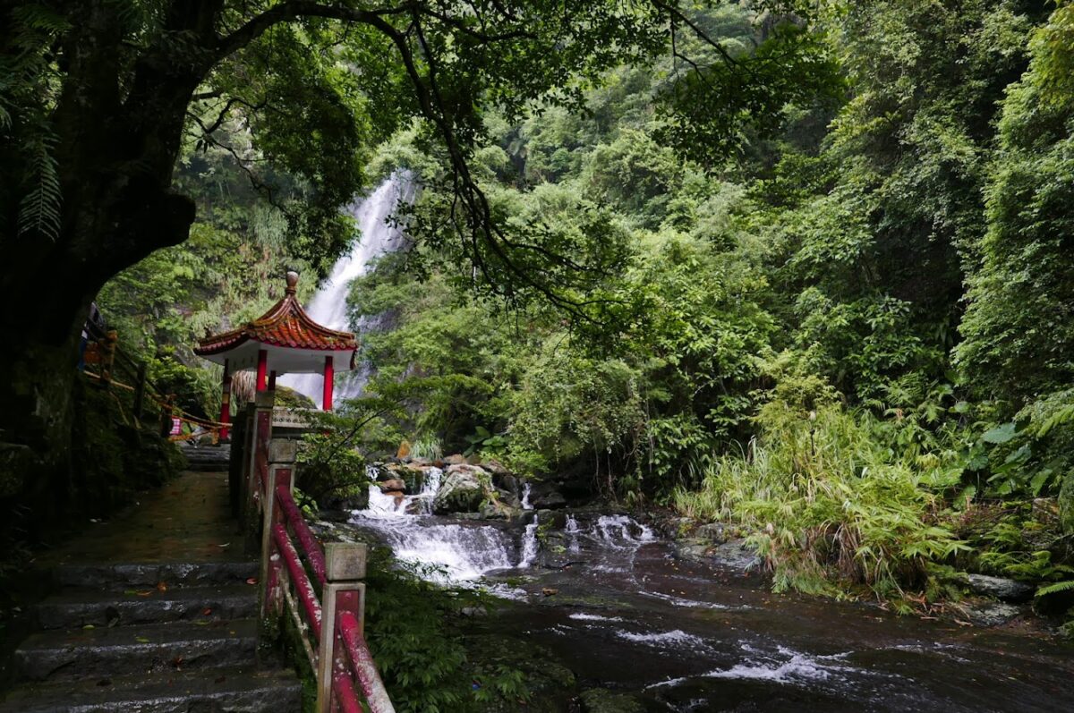 五峰旗瀑布特寫