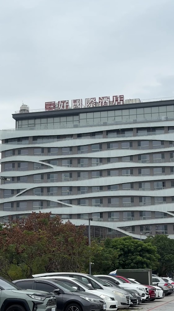 三好國際酒店游泳池