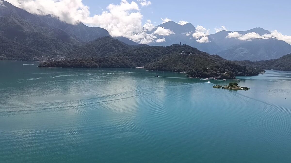日月潭山脈景觀