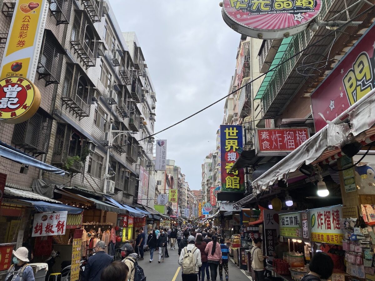 淡水老街河岸景色