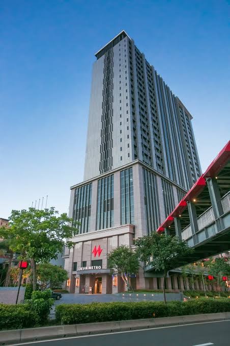 台北凱達大飯店外觀宏偉，是萬華區的地標性建築。