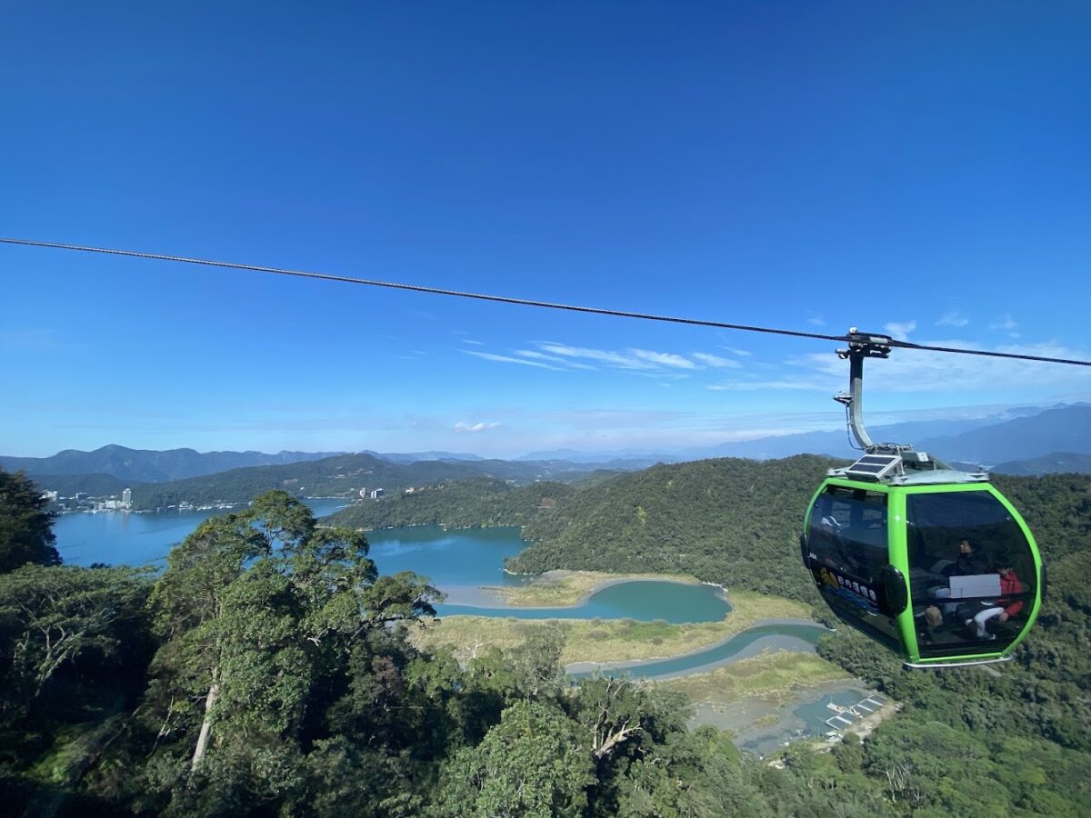 日月潭纜車｜日月潭纜車 2025 旅遊攻略：水晶車廂高空俯瞰湖光山色，九族文化村交通門票全解析