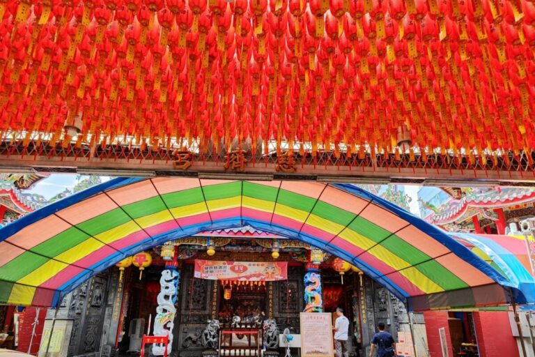 廟西夜市｜廟西夜市美食推薦：2026豐原廟東夜市必吃地圖，排骨酥麵、菱角酥與老字號餅店全攻略