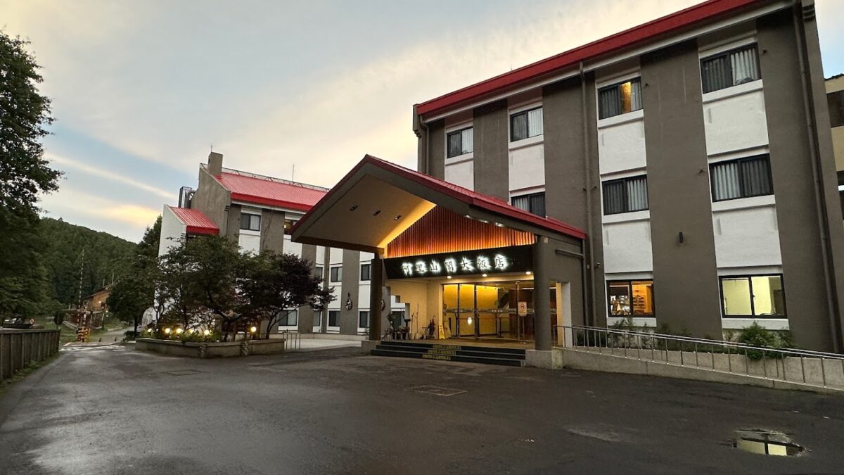 阿里山賓館｜阿里山賓館與阿里山閣大飯店全攻略：2026 阿里山住宿挑選建議與深度評比