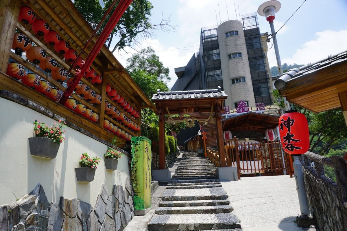谷關溫泉｜谷關溫泉2026旅遊攻略：大甲溪畔美人湯與捎來步道景點推薦