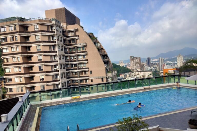 北投春天酒店｜北投春天酒店 2026 泡湯住宿攻略：純淨白磺泉美人湯、露天風呂與美食餐飲全解析