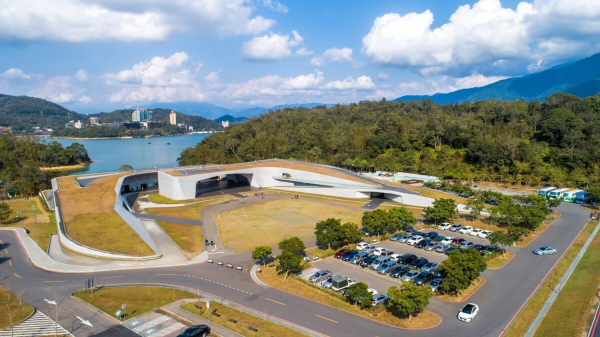向山遊客中心建築全景