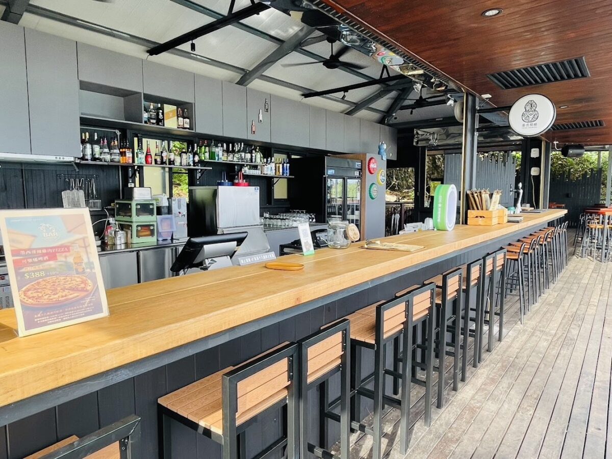 小灣酒吧 Little Bay Bar