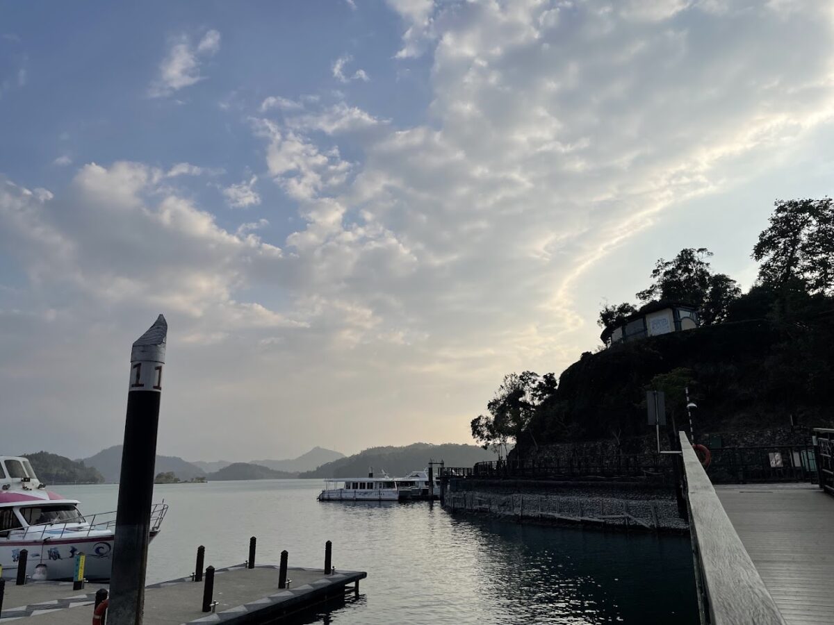 日月潭清晨景色