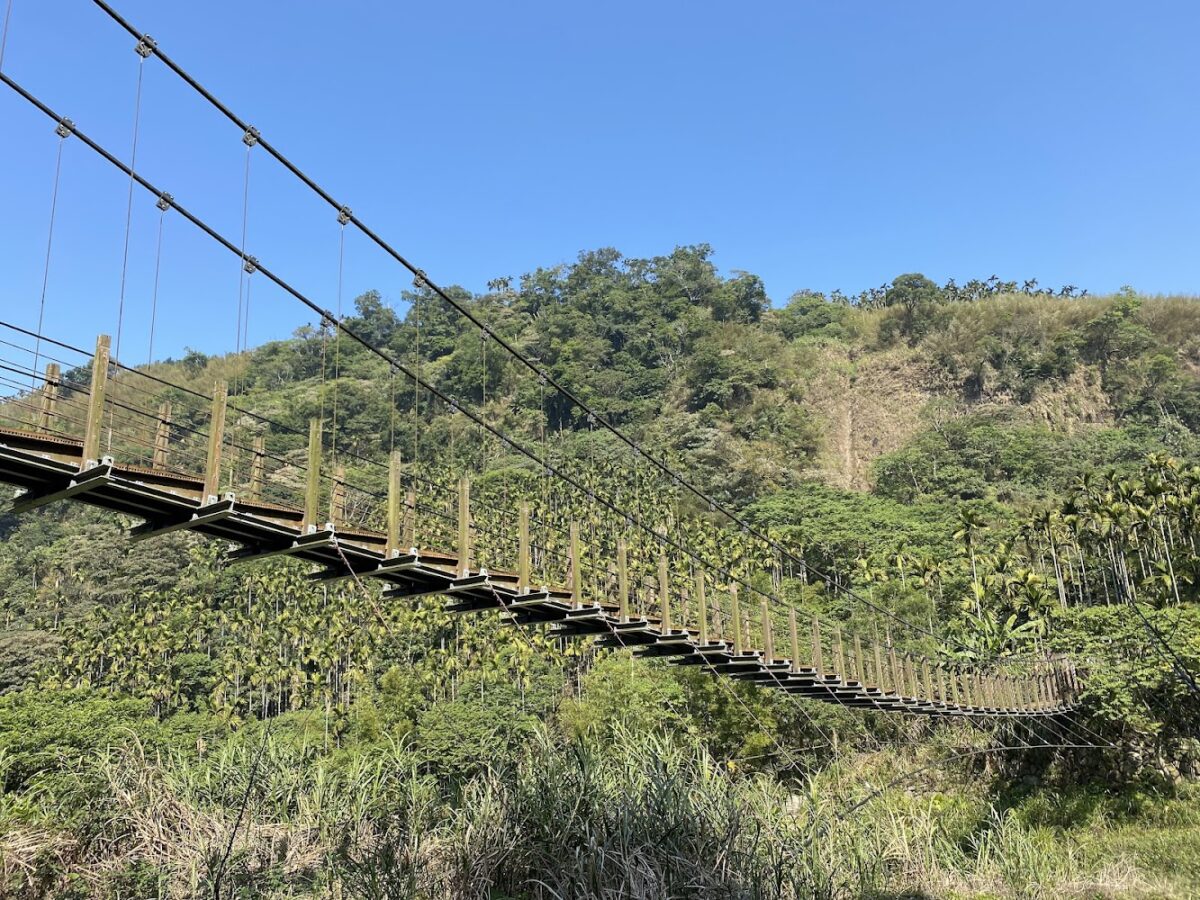 華山溪吊橋景色