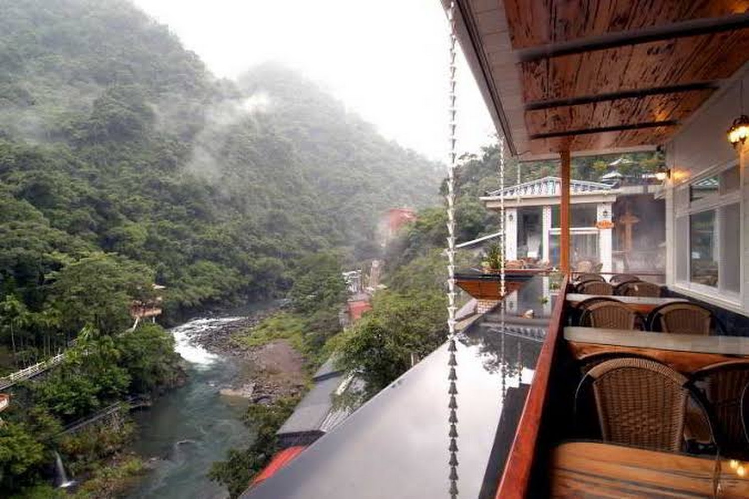 明月溫泉會館